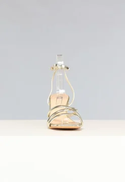 Metallic Gouden Strap Hakken met Lage Hak