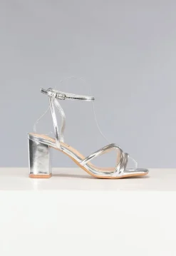 Metallic Zilveren Strap Hakken met Lage Hak