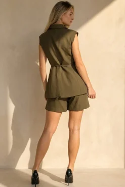 Mosgroene Matchende Set met Gilet, Short en Smal Riempje