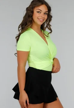 Neon Gele V-hals Bodysuit met Twist en Korte Mouwen