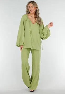 Olijfgroene Blouse met V-hals en Geknoopte Koordjes