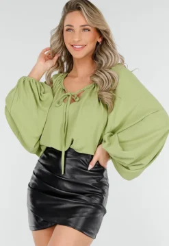 Olijfgroene Blouse met V-hals en Geknoopte Koordjes