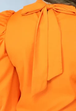 Oranje Blouse met Pofmouwen en Strikdetail