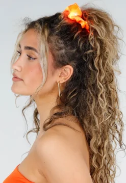 Oranje Scrunchie met Gekleurde LED Lichtjes