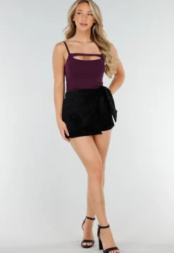 Paarse Cut-Out Top met Spaghetti Bandjes en Stretchmateriaal