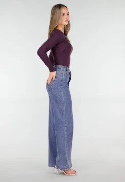 Paarse Top met Cut Out Detail