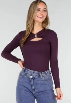 Paarse Top met Cut Out Detail