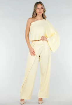 Pastel Gele One Shoulder Top met Wijde Mouwen
