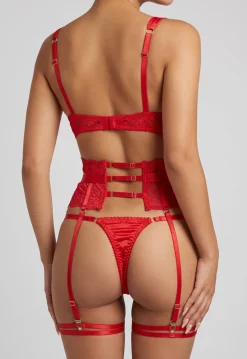 Rode Kanten Lingerie Set met Jarretelgordel en String