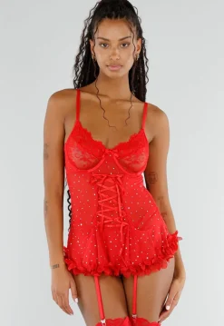 Rode Lingerie Set met Korsettop Jarretels Kanten Details en Netkousen