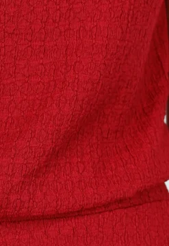 Rode Maxi Set met Hooggesloten Top en Stretch