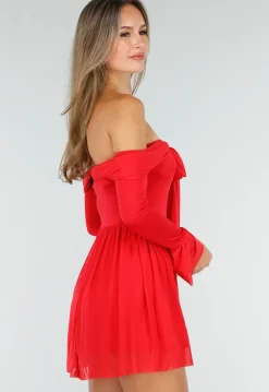 Rode Off Shoulder Jurk met Strikdetail