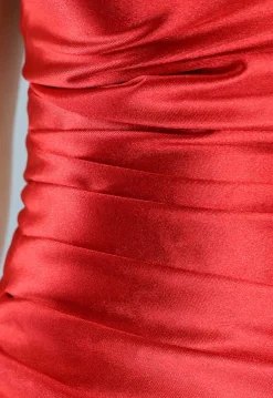 Rode Satijnen Avondjurk met One Shoulder