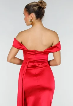 Rode Stretch Satijnen Off Shoulder Maxi Jurk met Split