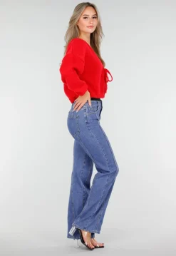 Rood Gebreid Vest met Strik aan de Voorzijde