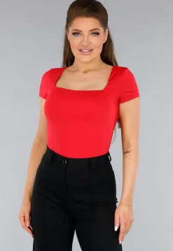 Rood Shirt in Stretchstof met Vierkante Hals en Korte Mouwen