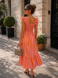 Roze Gestreepte Midi Jurk met Smockdetail en Ruffle Mouwen