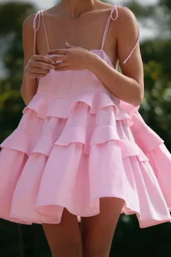 Roze Mini Jurk met Ruches en Linnenlook en Strikkoorden