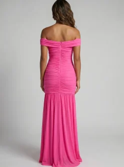 Roze Off Shoulder Maxi Jurk met Geplooide Mesh en Split