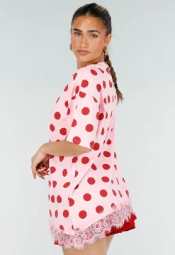 Roze Oversized T-Shirt met Rode Stippen en Kanten Zoom