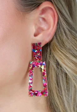 Roze Rechthoekige Oorbellen met Terrazzo Print en Hanger