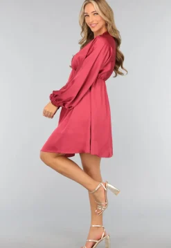 Roze Satijnen Jurk met Pofmouwen