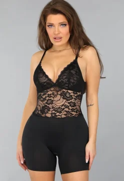 Shapewear Body met Kanten Details en Heup Pads