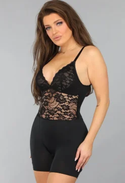 Shapewear Body met Kanten Details en Heup Pads