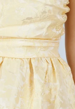 Strapless Midi Jurk in Butter Yellow met Jacquardlook