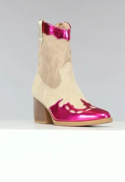 Suèdelook Laarsjes met Roze Metallic details