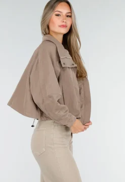 Taupekleurig Cropped Jack met Brede Overslagsluiting