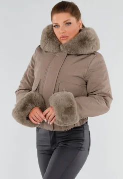Taupe Korte Jas met Imitatiebontkraag