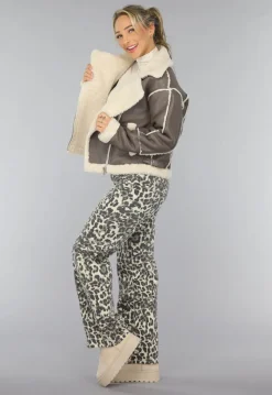 Taupe Lederlook Lammy Coat met Gesp Details