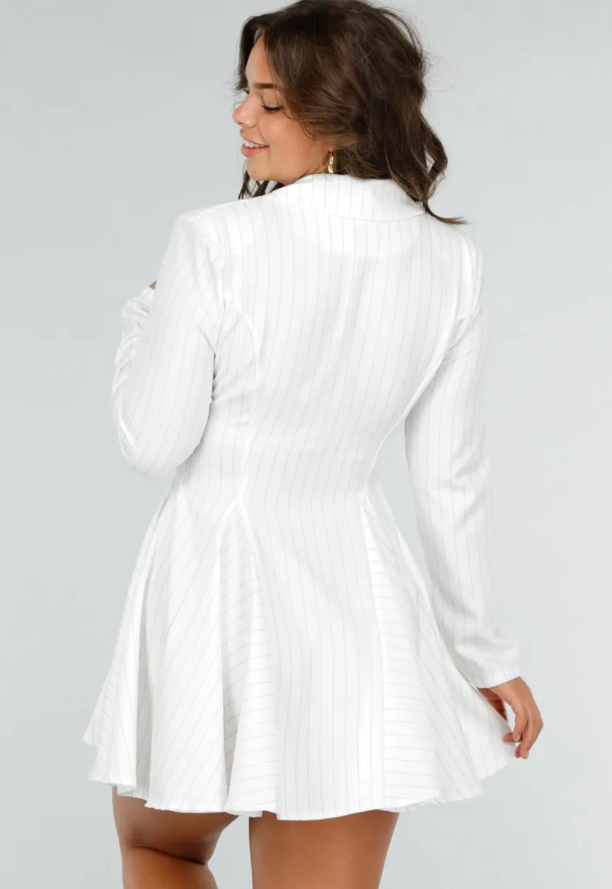 Wit Pinstripe Blazerjurk met Lange Mouwen, Kraag en Knoopsluiting
