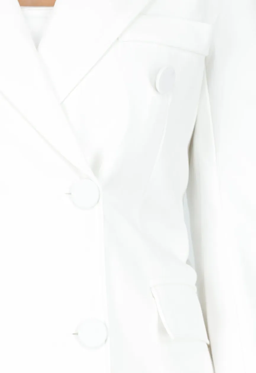 Witte Blazer met Schoudervulling en Dubbele Knoopsluiting