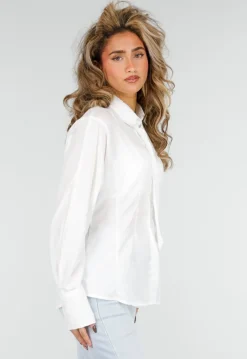 Witte Blouse met Stropdas en Lange Mouw
