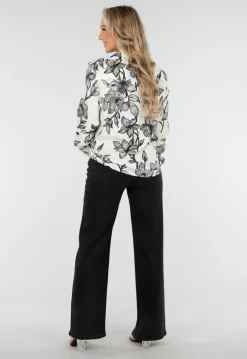 Witte Blouse met Zwarte Bloemenprint en Lange Mouwen