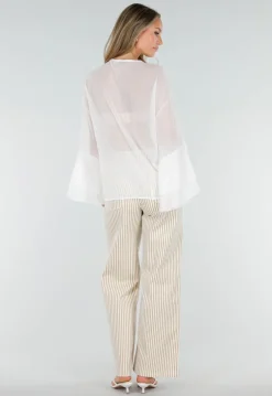 Witte Chiffon Blouse met Ruches en Knoopsluiting