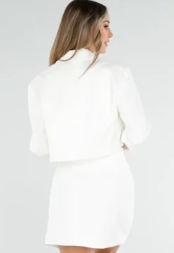 Witte Cropped Blazer met Lange Mouwen en Goudkleurige Knopen