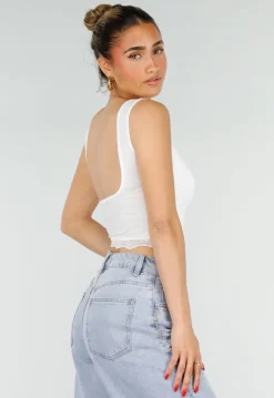 Witte Cropped Top met Kanten Rand en Brede Bandjes