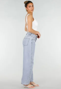 Witte Cropped Top met Kanten Rand en Brede Bandjes