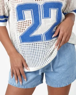 Witte Gebreide Football Top met Blauwe Strepen en Nummer Print