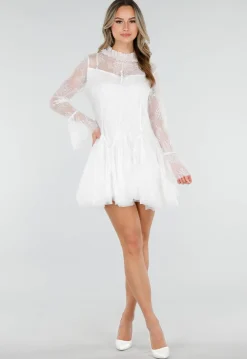 Witte Kanten Jurk met Ruches en Lange Mouwen