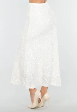 Witte Midi Rok met All Over Pailletten en Subtiele Uitlopende Zoom