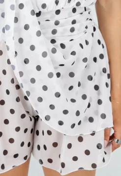 Witte Polkadot Playsuit met Halterhals en Volantlaag