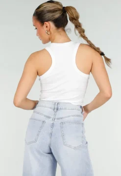 Witte Rib Tanktop met Roze Tekst en Ronde Hals
