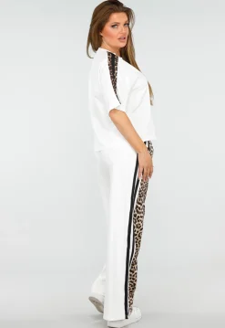 Witte Stretch Two Piece Set met Luipaardprint en Sportieve Strepen