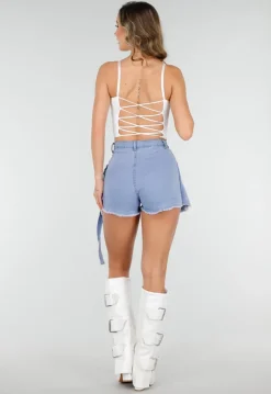 Witte Top met Gekruiste Rug en Ingewerkte Pads