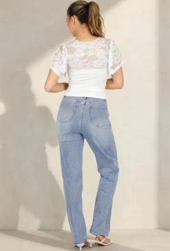 Witte Top met Kantdetails en Uitsparing