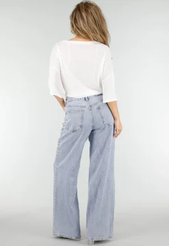 Witte Top met Knoopdetail en Korte Mouwen